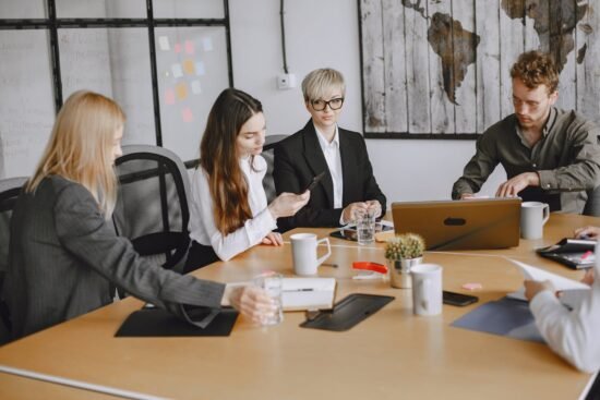 IA generativa, liderança estratégica e o novo design organizacional
